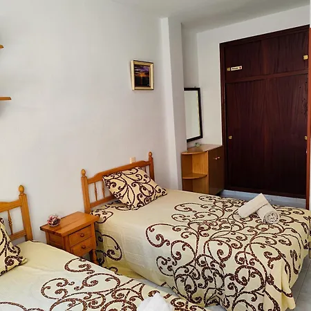 Cozy Retreat With Terrace And Balcony Access