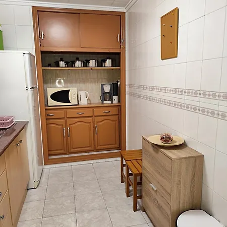 Apartamento Cozy Retreat With Terrace And Balcony Access Torrevieja