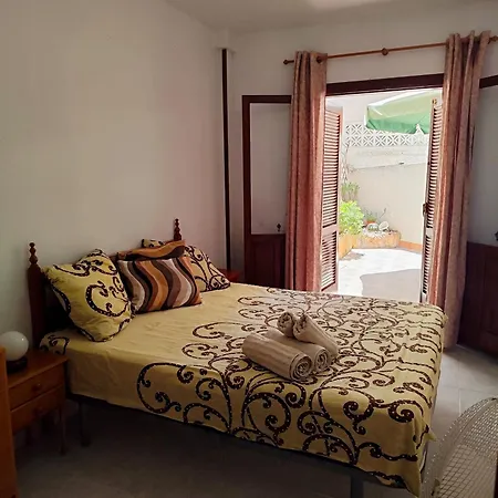 Private Garden Patio & Balcony 2-bedroom アパート トレビエハ
