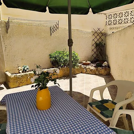 Private Garden Patio & Balcony 2-bedroom