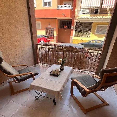 Private Garden Patio & Balcony 2-bedroom * Torrevieja