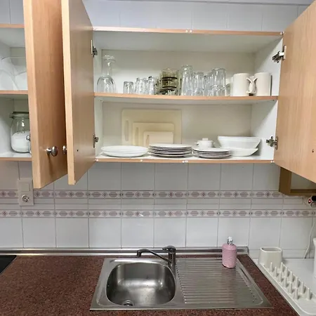 Private Garden Patio & Balcony 2-bedroom *