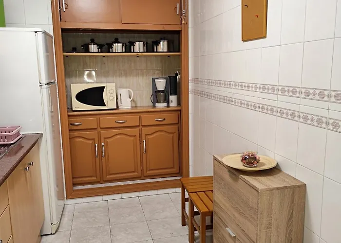 Apartment Cozy Retreat With Terrace And Balcony Access Torrevieja