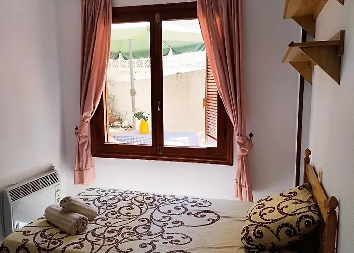 Apartment Cozy Retreat With Terrace And Balcony Access Torrevieja